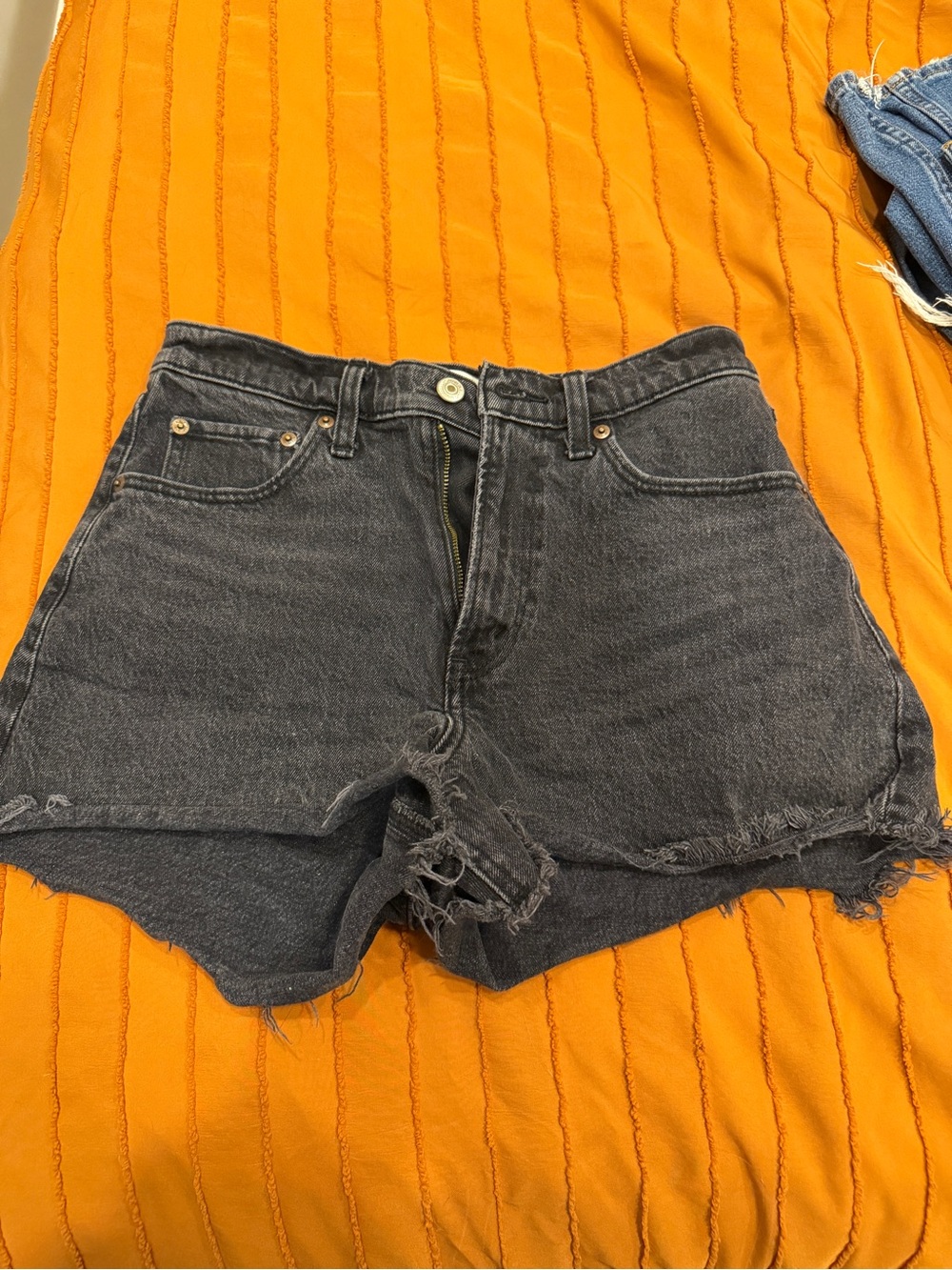 Abercrombie & Fitch Black High-Rise 90’s Relaxed Cutoff Shorts